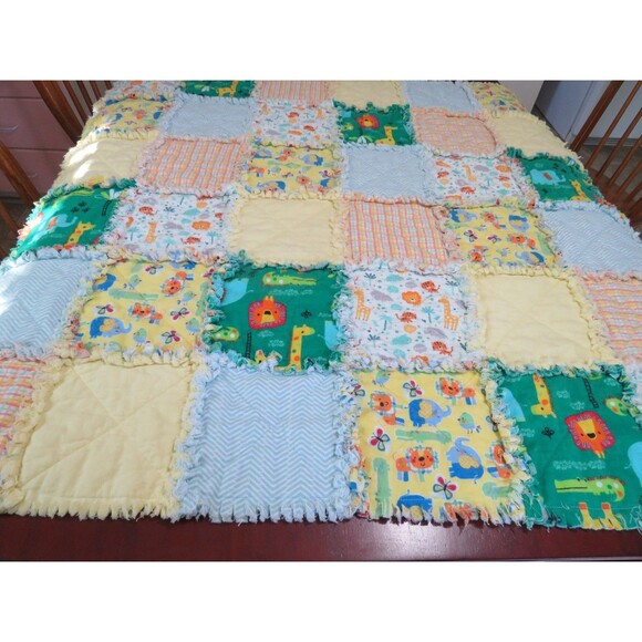 Flannel Rag Quilt With Batting 43 x 43, Jungle Animals, Giraffes, Elephants Baby - Picture 3 of 14